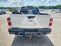 2017 Nissan TITAN фото