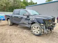 2017 Nissan TITAN photo