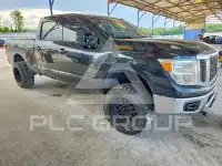2017 Nissan TITAN фото