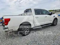 2017 Nissan TITAN фото