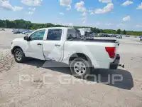 2017 Nissan TITAN фото