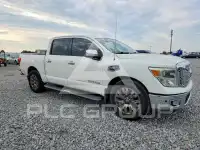 2017 Nissan TITAN фото