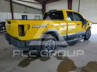 2017 Nissan TITAN фото