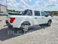 2017 Nissan TITAN фото