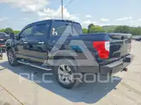 2017 Nissan TITAN фото