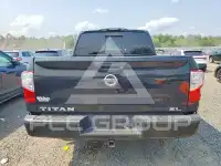 2017 Nissan TITAN photo