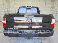 2017 Nissan TITAN фото