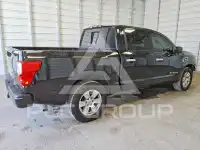 2017 Nissan TITAN фото