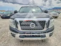 2017 Nissan TITAN фото