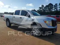 2017 Nissan TITAN photo