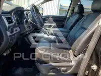 2017 Nissan TITAN фото