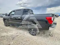 2017 Nissan TITAN фото