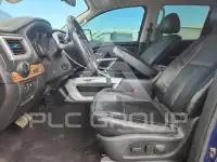 2017 Nissan TITAN photo