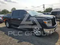 2017 Nissan TITAN photo