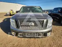 2017 Nissan TITAN фото