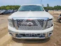 2017 Nissan TITAN фото