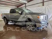 2017 Nissan TITAN фото