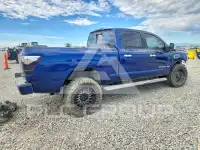 2017 Nissan TITAN photo