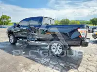 2017 Nissan TITAN фото