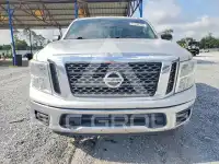 2017 Nissan TITAN фото