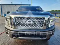 2017 Nissan TITAN фото