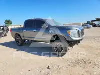 2017 Nissan TITAN фото