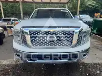 2017 Nissan TITAN photo