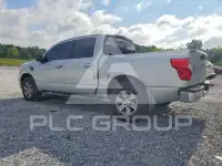 2017 Nissan TITAN фото