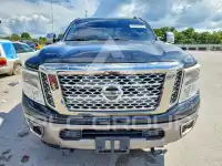 2017 Nissan TITAN фото