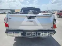 2017 Nissan TITAN фото