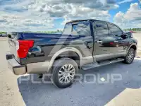 2017 Nissan TITAN фото