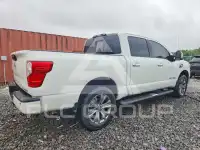 2017 Nissan TITAN фото