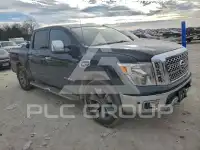 2017 Nissan TITAN фото