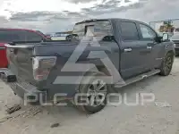 2017 Nissan TITAN фото