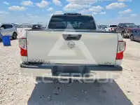 2017 Nissan TITAN фото