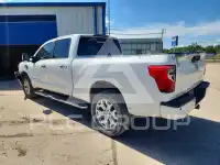 2017 Nissan TITAN photo