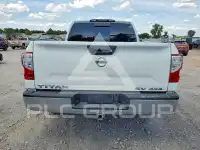 2017 Nissan TITAN фото