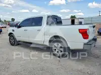 2017 Nissan TITAN фото