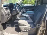 2017 Nissan TITAN фото
