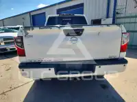 2017 Nissan TITAN photo