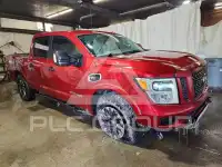2017 Nissan TITAN фото