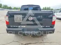 2017 Nissan TITAN фото