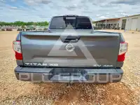 2017 Nissan TITAN фото