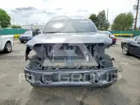 2017 Nissan TITAN фото