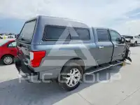 2017 Nissan TITAN фото