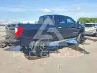 2017 Nissan TITAN фото