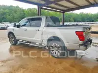 2017 Nissan TITAN фото