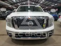 2017 Nissan TITAN фото