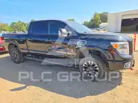 2017 Nissan TITAN фото