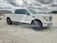 2017 Nissan TITAN фото